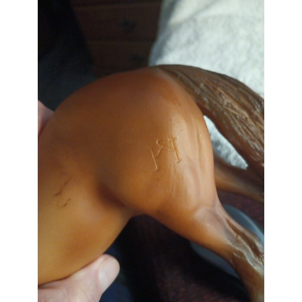 Breyer #977 - Galant Andalusian Legionario III Beautiful Shading Chestnut Horse - Picture 7 of 12